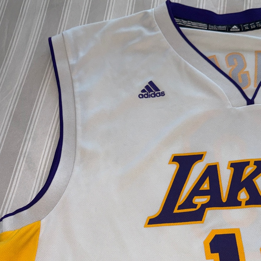 Adidas Lakers White and Yellow Basketball Jersey - Picture 12 of 12